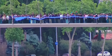 ვიდეო – რა ხდებოდა მშვიდობის ხიდზე? – 20:00 საათზე შეკრების ეპიცენტრი პარლამენტის მიმდებარე ტერიტორიაა