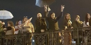 „მეფე ნარიმანი მოვიდა ხალხო“