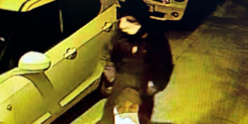 “პირბადეს ამოფარებული ვაჟკაცები” – მოძალადეები გირჩი/დროას ოფისთანაც იმყოფებოდნენ