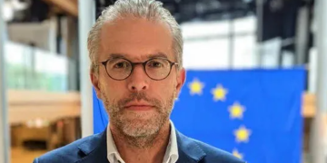 როიტენი: EU-მა დაუყოვნებლივ უნდა დაუწესოს ზომები “ოცნებას”