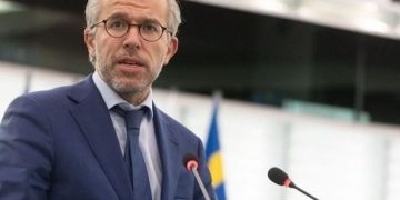 ევროკომისიასა და EU-ს ქვეყნებს მოვუწოდებ, დაუყოვნებლივ მოამზადონ სანქციები ივანიშვილის, კობახიძისა და პაპუაშვილის წინააღმდეგ – როიტენი