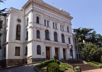 “ვუერთდებით სტუდენტებს აქციებზე” – თსუ-ს პროფესორ-მასწავლებლები