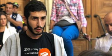 “ყველა კითხვა იყო სულელური, სასაცილო და აზრს მოკლებული” – ტიტე გედენიძე სასამართლოს შემდეგ