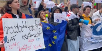 “შევხვდებით პარლამენტთან, იქ, სადაც ქვეყნის ბედი წყდება” – გაფიცვას “კავკასიის უნივერსიტეტის” სტუდენტებიც უერთდებიან