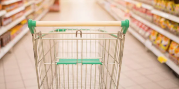 აპრილში, წინა თვესთან შედარებით, ტანსაცმელსა და ფეხსაცმელზე, ალკოჰოლურ სასმელებსა და თამბაქოს ნაწარმზე ფასები გაიზარდა – საქსტატი