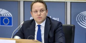 “ხელისუფლებას ჯერ კიდევ აქვს შანსი, გადახედოს ამ საკანონმდებლო ინიციატივას. ჩვენ ვდგავართ ქართველი ხალხის გვერდით” – ოლივერ ვარჰეი