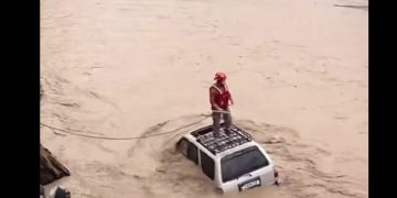 „ვერეს ხეობა ამ წუთებში, ადიდებულმა მდინარემ ავტომობილი წაიღო, მაშველები მის ამოყვანას ცდილობენ“ – რა ხდება ამ წუთებში? (ვიდეო)