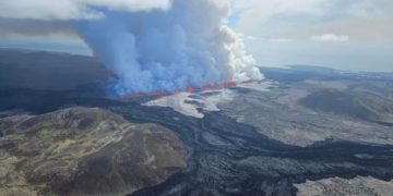 სამხრეთ-დასავლეთ ისლანდიაში ვულკანი ამოიფრქვა