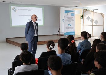 ოზურგეთის საჯარო სკოლის მოსწავლეებთან კლიმატის ცვლილებისა და ჰაერის  დაბინძურების საკითხებზე შეხვედრა გამართა