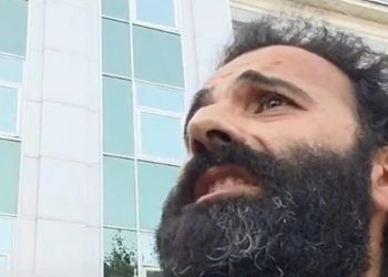 ,, წამაქციეს და მირტყამდა სამი ადამიანი” – სამოქალაქო აქტივისტს თავს დაესხნენ