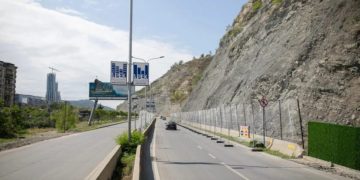 ,,მოძრაობა სრულად აიკრძალა ჭაბუა ამირეჯიბისა და ქაქუცა ჩოლოყაშვილის გზატკეცილების კვეთაზე არსებული გვირაბიდან თამარაშვილის გამზირამდე“