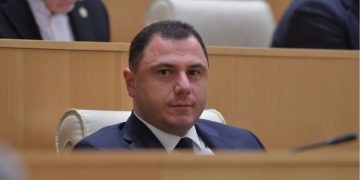 პირველი ივლისიდან საჯარო სკოლებში სტატუსის მქონე ყველა მასწავლებელს ანაზღაურება საშუალოდ 500 ლარით გაეზრდება – გიორგი ამილახვარი