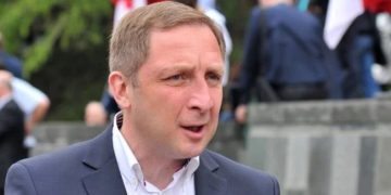 „საცურაო კოსტუმების საკითხიც უსწრაფესად მოსაგვარებელია! არავითარი ბიკინი და ზედა-ქვედა!“ – ბუკა პეტრიაშვილი