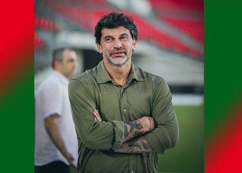 “აფრიკის ჩემპიონატს უფრო შევეფერებით”; “შევარდნაძეს შეხვდით?”; “ჰუმანიტარული კატასტროფაა, გამოაცხადეთ მობილიზაცია” – მოქალაქეები კალაძეს