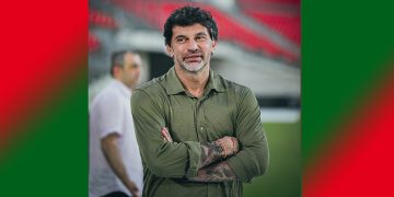 “აფრიკის ჩემპიონატს უფრო შევეფერებით”; “შევარდნაძეს შეხვდით?”; “ჰუმანიტარული კატასტროფაა, გამოაცხადეთ მობილიზაცია” – მოქალაქეები კალაძეს