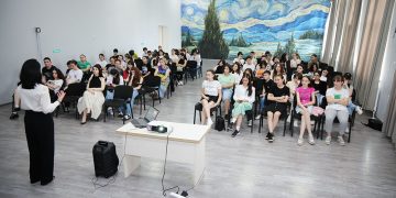 ზუგდიდის მე-4 საჯარო სკოლაში ენერგეტიკის სექტორში ქალთა როლის  გაძლიერებაზე საჯარო ლექცია ჩატარდა