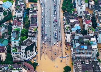 სამხრეთ ჩინეთში წყალდიდობას ებრძვიან