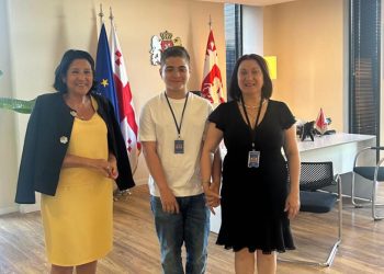 “შვილს უთხარით…” – პრეზიდენტის პირობა და შეხვედრა იმ პოლიტიკოსის ოჯახთან, ვისაც ემუქრებიან