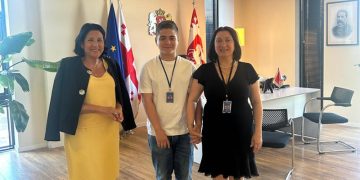 “შვილს უთხარით…” – პრეზიდენტის პირობა და შეხვედრა იმ პოლიტიკოსის ოჯახთან, ვისაც ემუქრებიან