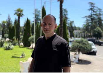 “მემუქრებიან ფიზიკური განადგურებით” – რას სთხოვენ წალენჯიხის მერიის მაღალჩინოსანს, ალბერტ ჭანიას?