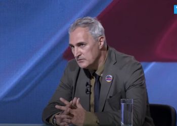 “გილოცავთ რუსეთის დღეს” – სომეხი პოლიტიკოსი საქართველოში არ შემოუშვეს