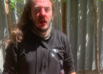 შენ თუ თავში არ გესროლოო, მეძახდა სამიდან ერთი როცა დაგდებულს მირტყამდა – ბერძენიშვილი