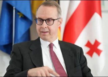 პეტერ ფიშერი: „საქართველო არის ევროკავშირის წევრობის კანდიდატი, მაგრამ ჩვენ მივედით ძალიან რთულ მომენტამდე, საქართველოს მთავრობის კურსის გამო, გაწევრიანების პროცესი შეჩერდა, რაც ახლა ევროკავშირის პოლიტიკაა“