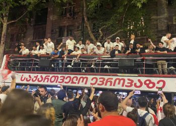 თავისუფლების მოედანზე ღონისძიება  – „საქართველოს მადლობა საფეხბურთო ნაკრებს“  მიმდინარეობს