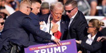 დონალდ ტრამპს სიტყვით გამოსვლისას ესროლეს