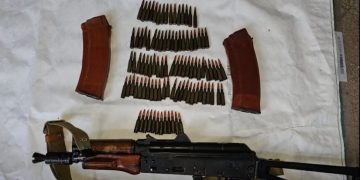 თბილისსა და რეგიონებში უკანონო ცეცხლსასროლი იარაღები და საბრძოლო მასალა ამოიღეს, დაკავებულია 9 პირი