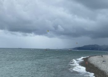 ბათუმში პარაშუტი ჩამოვარდა – ერთი ტურისტი დაიღუპა, ერთი – დაშავდა