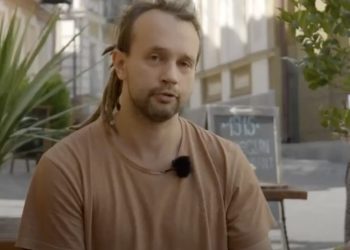 საქართველოში პუტინისა და “ოცნების” კრიტიკოსი რუსი აქტივისტი არ შემოუშვეს