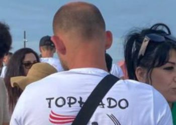 ბათუმში Z და V სიმბოლოებით ათეულობით ადამიანმა ფეხით გაიარა სანაპიროზე – რუსი ბლოგერი