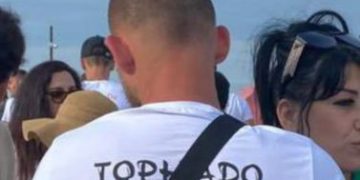ბათუმში Z და V სიმბოლოებით ათეულობით ადამიანმა ფეხით გაიარა სანაპიროზე – რუსი ბლოგერი