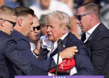 სოციალურ ქსელში ვრცელდება ვიდეო, თუ როგორ გაანეიტრალა საიდუმლო სამსახურის სნაიპერმა დონალდ ტრამპის მიტინგზე მსროლელი (ვიდეო)