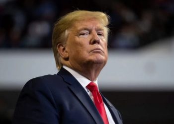 უზენაესმა სასამართლომ დონალდ ტრამპს პრეზიდენტობის პერიოდის ოფიციალურ ქმედებებზე სისხლის სამართლებრივი დევნისგან აბსოლუტური იმუნიტეტი მიანიჭა