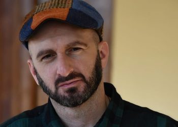 „ფერისცვალება დადგა. ჩემი მთავარი დღესასწაული… დილით რომ სარკეში თავს ვუყურებ, საღამოს ანარეკლს ვაჯიბრებ. ხან ვმარცხდები, ხან ვიმარჯვებ, მაგრამ ერთს არასდროს ვაკეთებ“ – გიორგი კეკელიძე