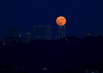 როგორი იყო ლურჯი სუპერმთვარე – ფოტოგალერეა