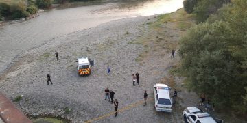 მაშველები მტკვარში მოზარდს ეძებენ