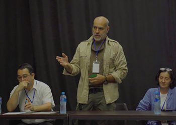 “მუდმივად ისმის კითხვა – „ესენი არ მოგვწონს, მაგრამ ვინ?!“ – ვინ და, – ჩვენ!” – ახალი პოლიტიკური პარტია