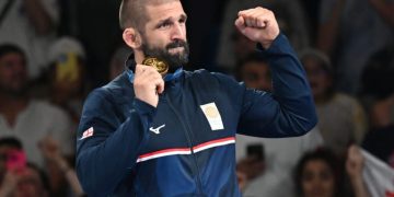 გენო პეტრიაშვილი გორელი გულშემატკივრის წინაშე წარსდგება