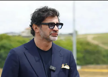 “ამოწყვეტილი მენახოს პუტინი და მისი მიმდევრები, იქაც და აქაც”; “ვინ შეიწირა ეგ ხალხი? ჩიტმა? “; “მაგ ომის დროს მთავარსარდლის გვერდით იდექით” – ხალხი მერს