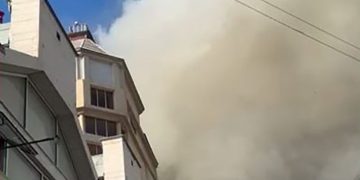 გლდანში, სავაჭრო ცენტრში ხანძარია