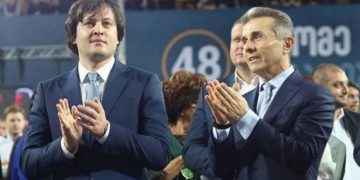 “რა შუაშია ივანიშვილი? ხომ არ გეშლებათ? შვილზე მთავრდება ორივე…” – კობახიძე ჰელსინკის კომისიის განცხადებაზე