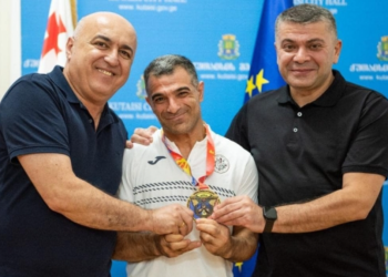 ქუთაისელ სპორტსმენებს შევხვდით, საერთაშორისო ასპარეზზე მიღწეული წარმატება მივულოცეთ და სიმბოლური საჩუქრები გადავეცით – ზაზა ლომინაძე