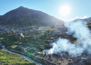 უშგულში კაფე-ბარი “ენგური” დაიწვა