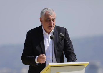 მამუკა ხაზარაძე: “თუ ივანიშვილის ეს დაპირებაც წინასაარჩევნო ტრიუკი არაა, მაშინ  გააჟღერონ რას სთავაზობენ ეკლესიას და რა კონსულტაციები დამთავრდა წარმატებით”