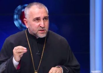 რაზე შეთანხმდნენ კობახიძე და საპატრიარქოს წარმომადგენლები – რას ამბობს პროტოპრესვიტერი