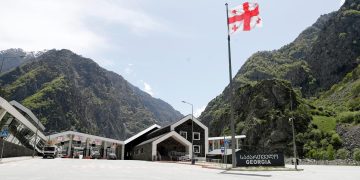 18 სექტემბრიდან 2 ოქტომბრის ჩათვლით, სამი საათით, “ყაზბეგის” გამშვები პუნქტის გავლით ყველა სახის ტრანსპორტის მოძრაობა შეიზღუდება