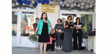 “თქვენ ხართ ის თაობა, რომელმაც უნდა დაიბრუნოს ჩვენი აფხაზეთი” – თამარ ბელქანია მოსწავლეებს სასწავლო წლის განახლებას ულოცავს